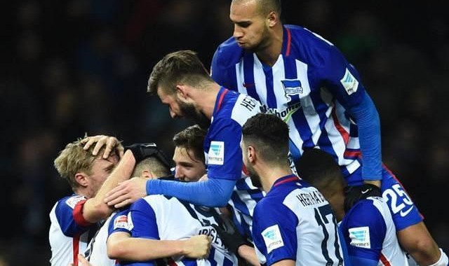  柏林赫塔中场调度失灵，惨败弱旅暴露防守隐患