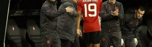  曼联租借悍将发威，补时连入两球逆天改命  