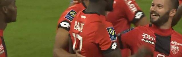  图卢兹主场十人应战，顽强逼平领头羊巴黎  