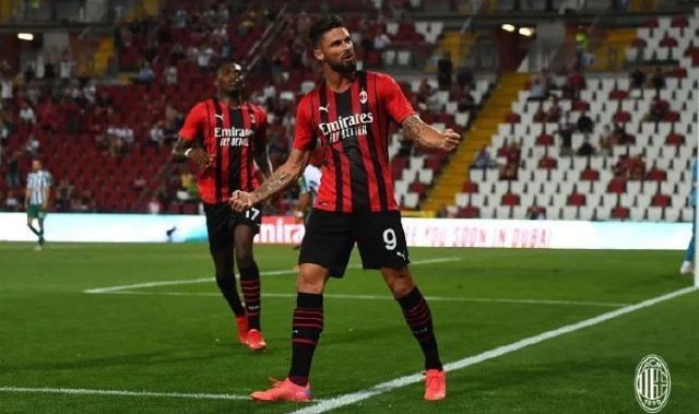  AC米兰老将吉鲁头槌破门助球队力克萨勒尼塔纳