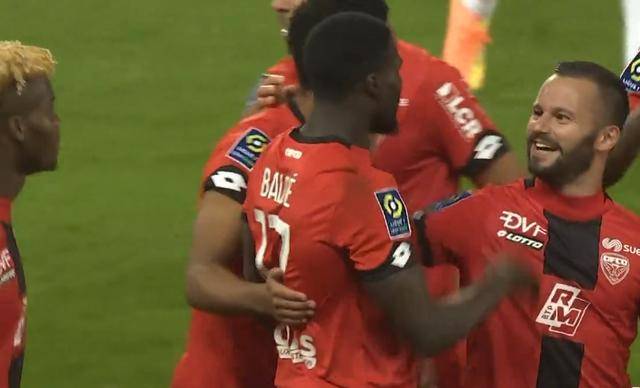  图卢兹主场十人应战，顽强逼平领头羊巴黎  