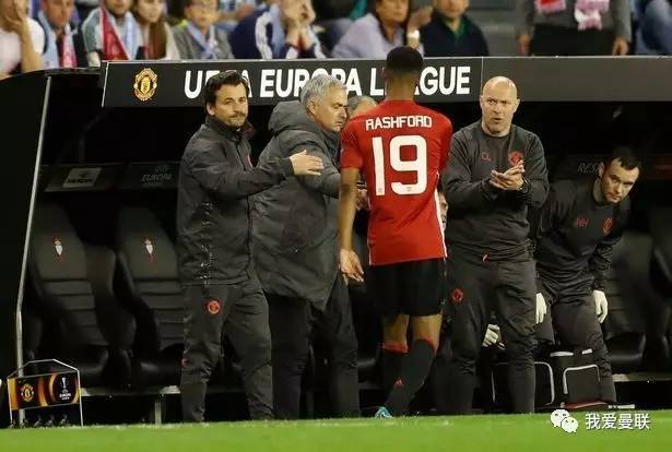  曼联租借悍将发威，补时连入两球逆天改命  